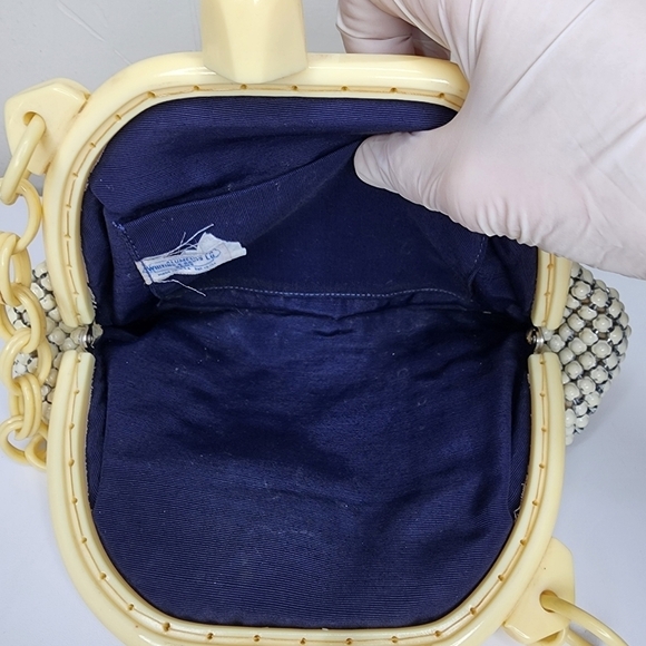 Vintage 40's Alumesh Whiting & Davis Co. Mesh Purse w/Bakelite Frame and Closure - Picture 3 of 11